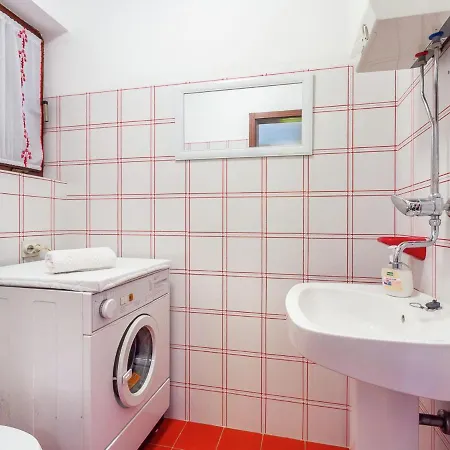 度假居 Quaint In With Terrace 普拉