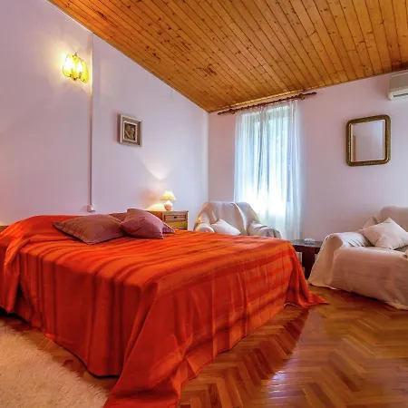 Quaint In With Terrace Prázdninový dům
