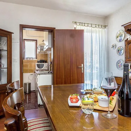 Quaint In With Terrace 度假居 *