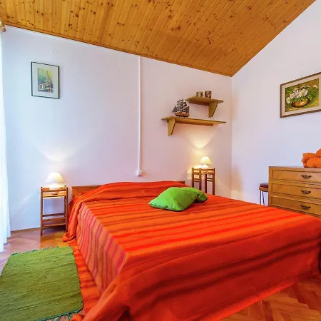 Quaint In With Terrace * Pula