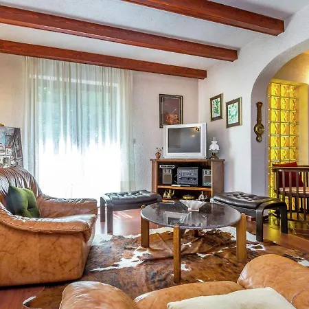 Quaint In With Terrace Pula
